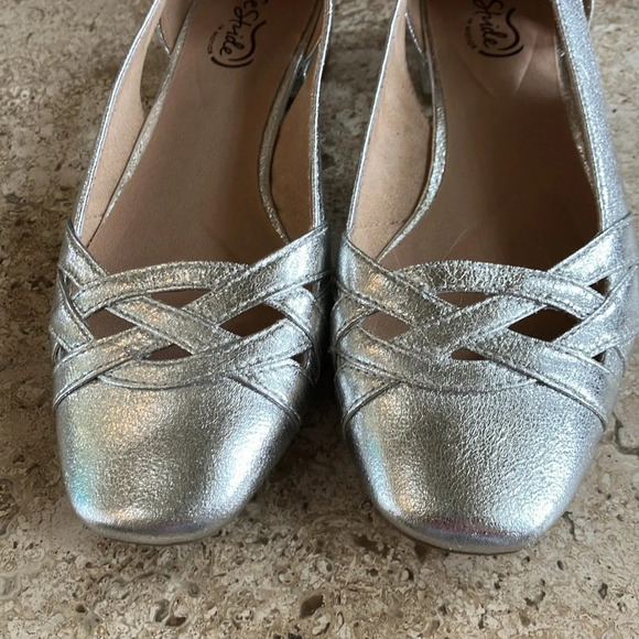 NWOB Lifestride Carmen Metallic Silver Faux Leather Slip-on Shoes 8 - Picture 11 of 14